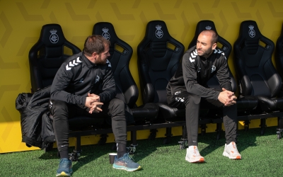 Miki Lladó i el seu segon, Gerard Bofill, es reparteixen les tasques de direcció aquests partits | Roger Benet